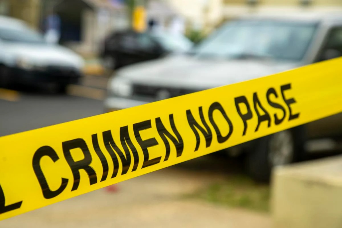 Hombre muere de varias puñaladas en Santiago