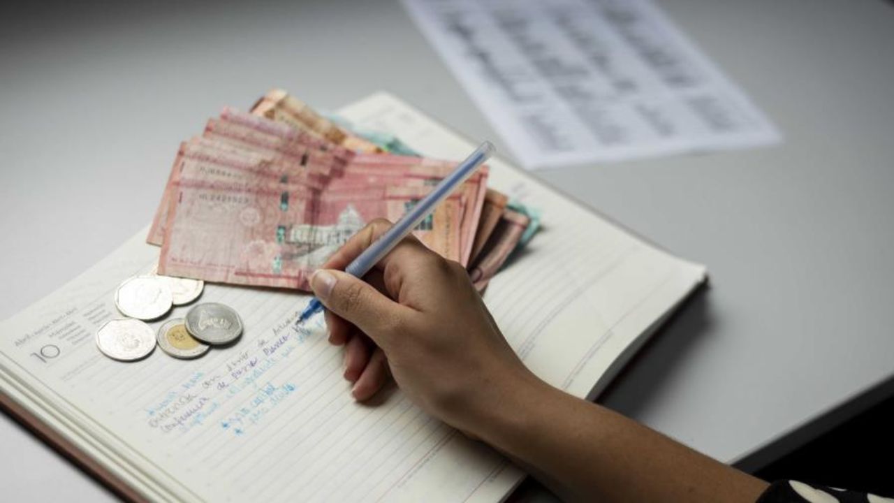 Exhortan implementar una reforma fiscal para abordar el déficit y la deuda pública
