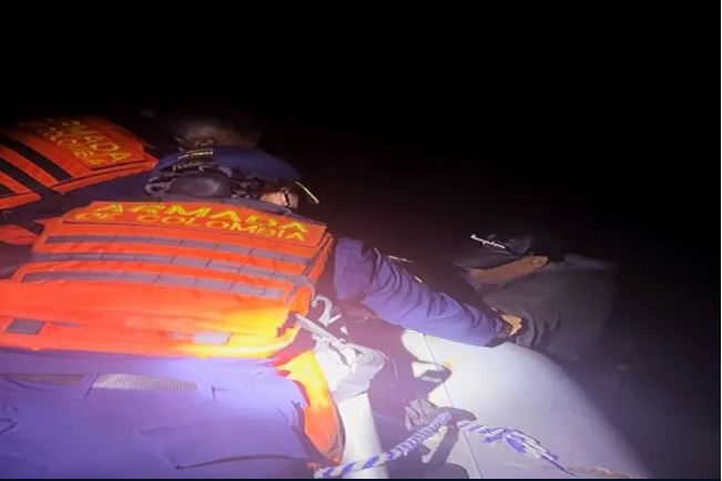 Rescatan seis venezolanos de naufragio en isla de San Andrés; reportan un muerto