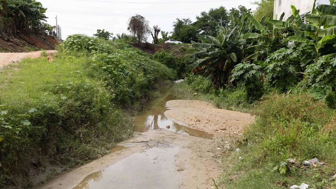 Exigen intervenir cañada que inunda las viviendas cada vez que llueve en Quita Sueño
