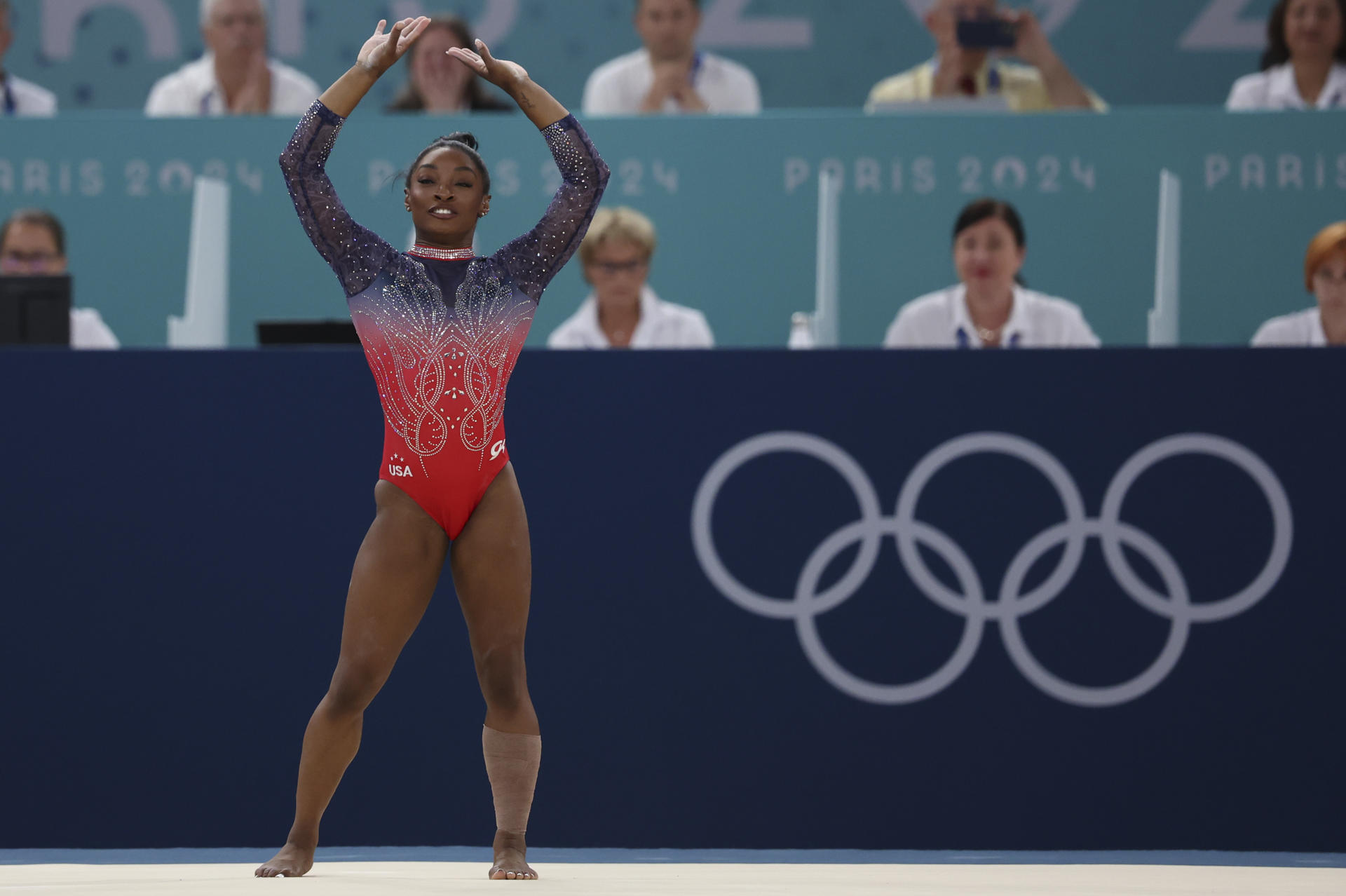Madre de Simone Biles pide perdón a su hija y culpa a las drogas por haberla abandonado