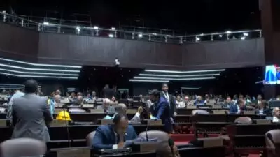 Aumenta el rechazo de la oposición a propuesta de eliminar curules