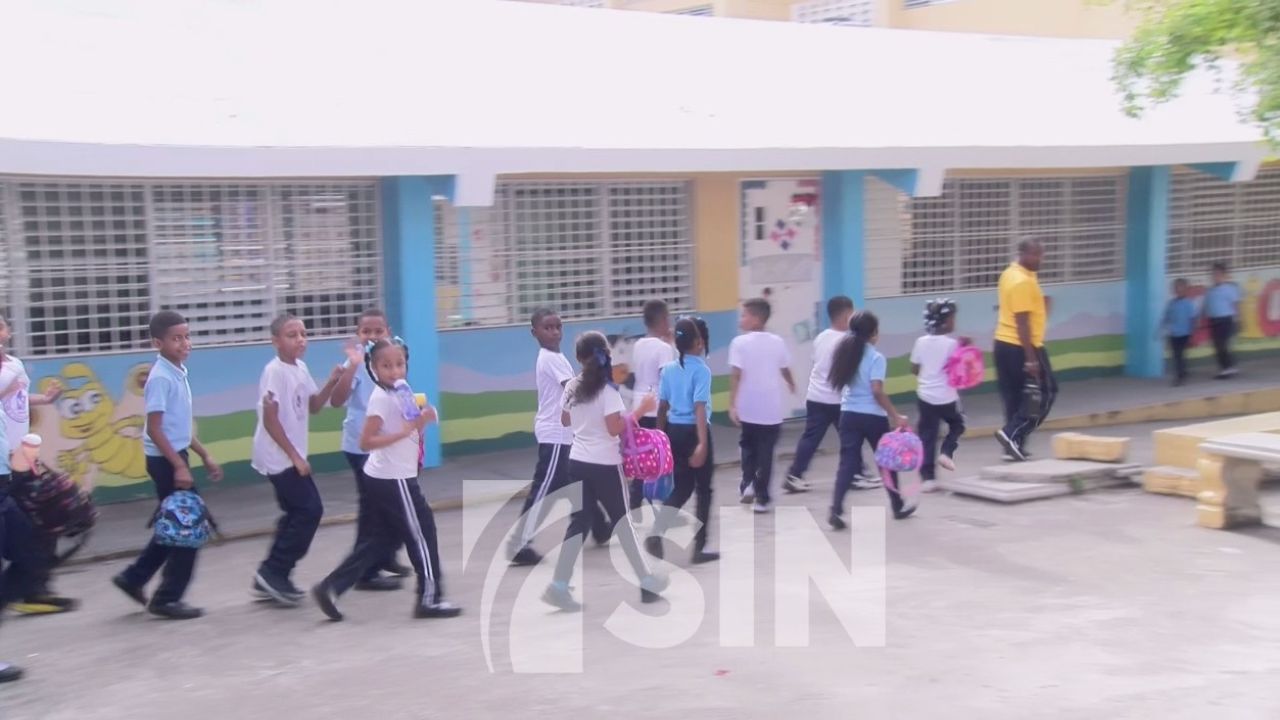 Padres continúan desesperados por falta de cupos en centros educativos
