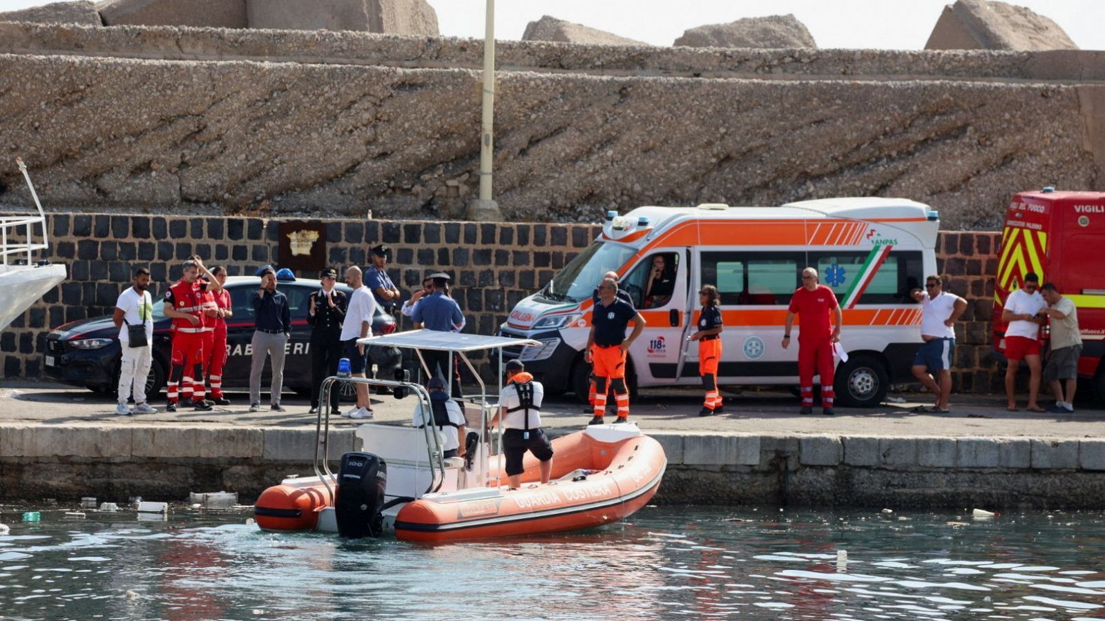 Recuperan dos cadáveres dentro del yate naufragado frente a Sicilia