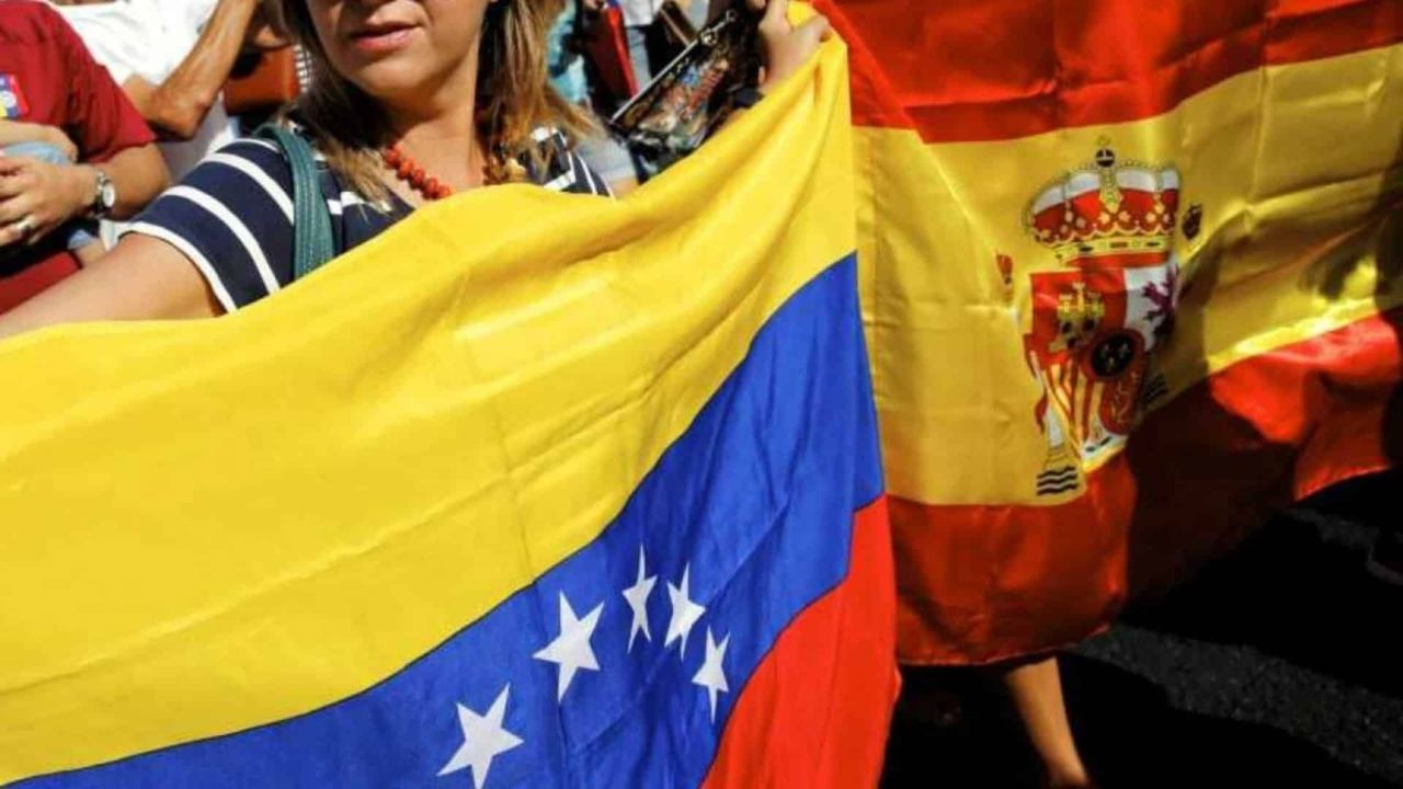 Venezolanos piden a España que se agilicen permisos de residencias y trabajo