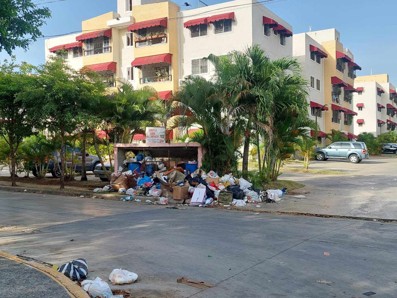 Ciudadanos temen que los cúmulos de basura tapen filtrantes y aumenten las plagas en Pantoja
