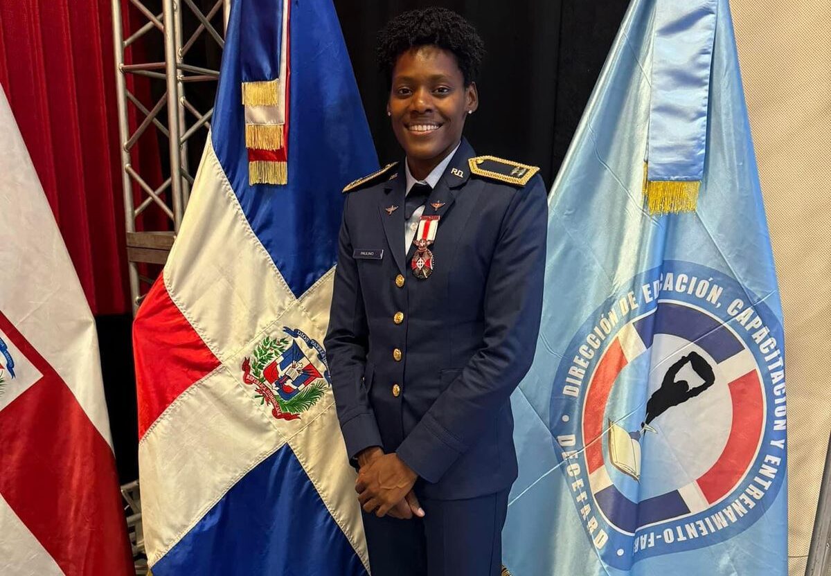 Marileidy Paulino y otros atletas olímpicos son ascendidos de rango en la Fuerza Aérea Dominicana