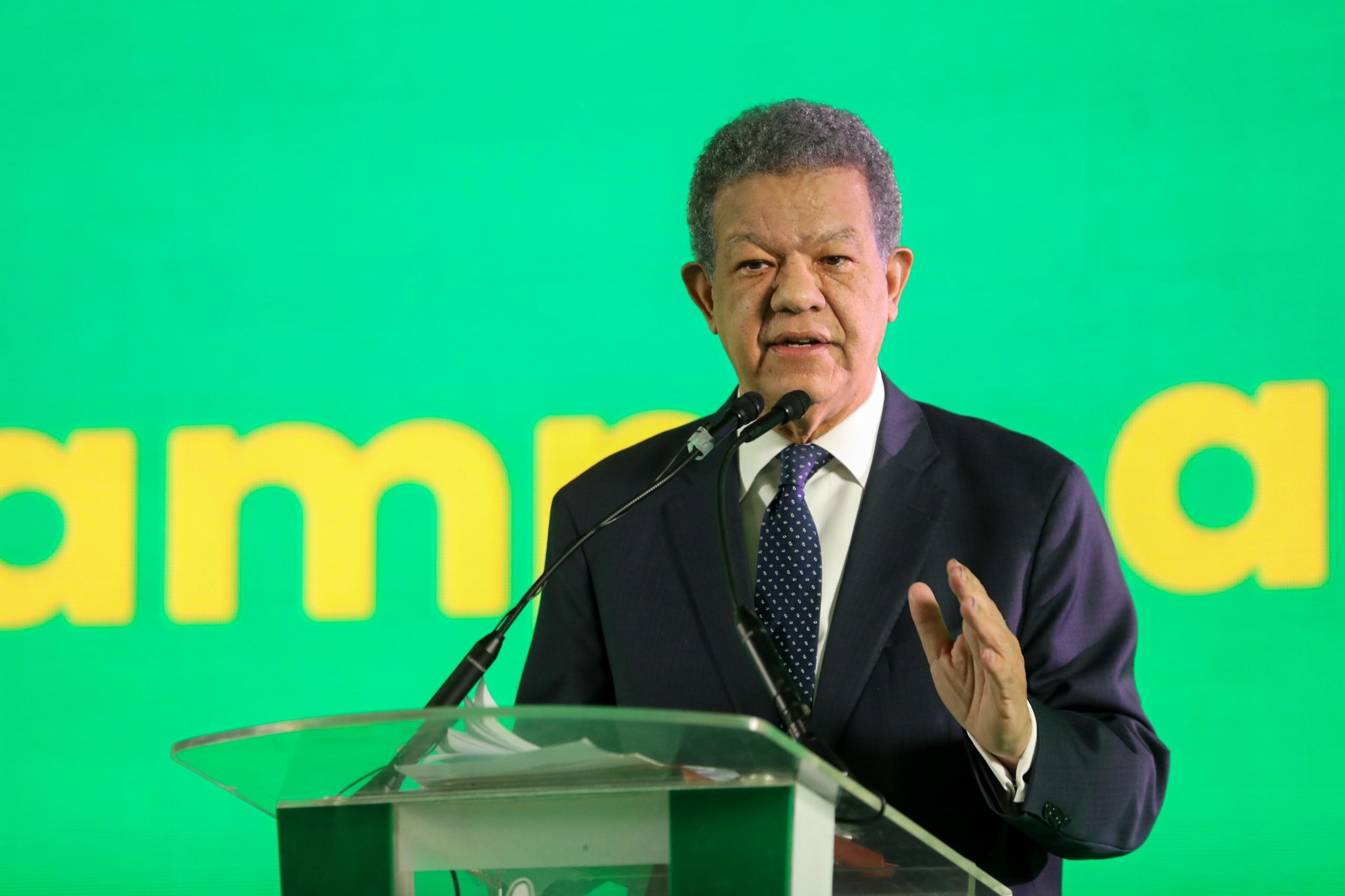 Leonel dice que Abinader “manipula datos, exagera realizaciones y ofrece nuevas promesas, obviando las incumplidas”