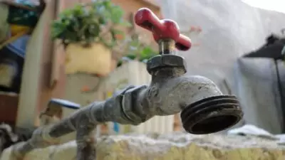 Sector de Haina se queda 15 días sin agua y con dificultad para conseguir el líquido