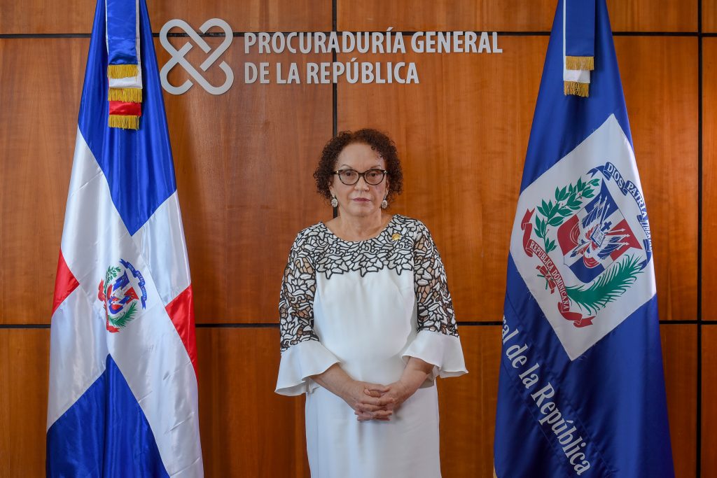 Abinader le pedirá a Miriam Germán permanecer en la PGR después del 16 de agosto