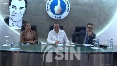 Oposición critica propuesta de legisladores PRM de eliminar 20 curules