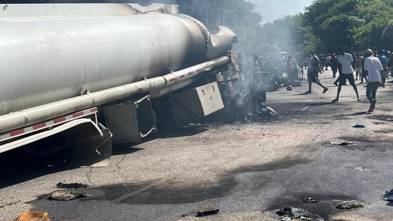Más de 15 muertos y 40 heridos al explotar camión cisterna en Haití