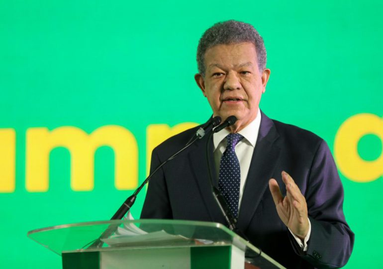Leonel Fernández: contrato de semáforos sirve de espionaje