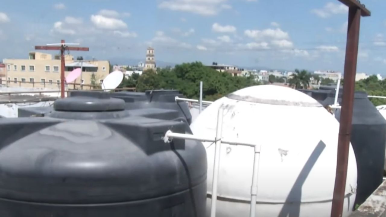Residentes afirman tener meses sin recibir agua potable