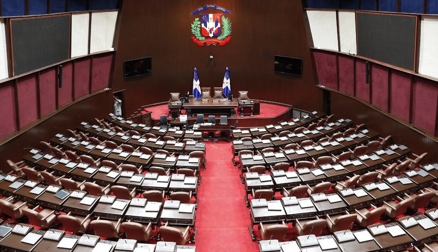 Presidente de Cámara de Diputados advierte eliminación de curules no puede realizarse con base en “caprichos personales”