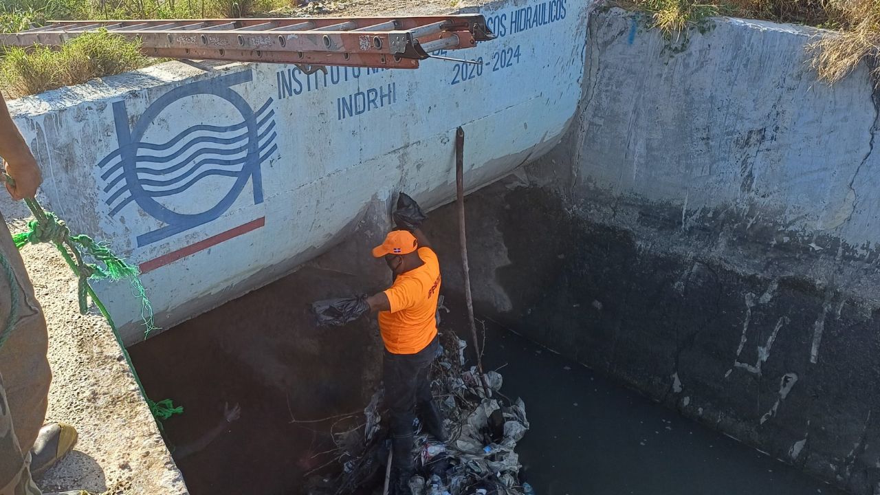 Encuentran sin vida de agricultor que cayó en canal de riego en Azua