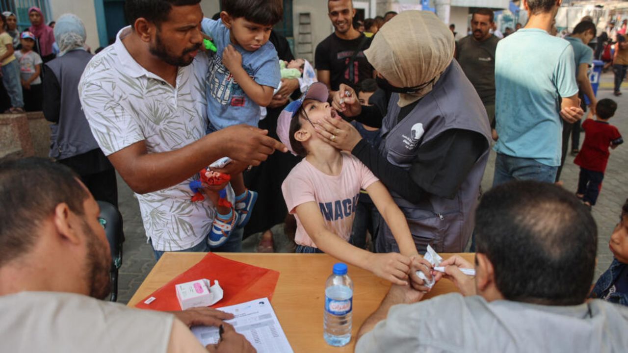 La OMS prevé retomar la vacunación contra la polio en Gaza en las dos próximas semanas