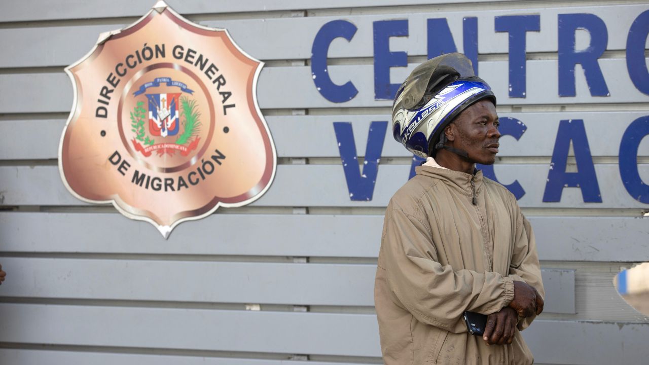 Haitianos en RD tildan de "cacería humana" órdenes de deportación masiva