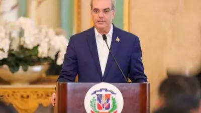 Luis Abinader dona su salario de 2024: seis millones de pesos para causas sociales