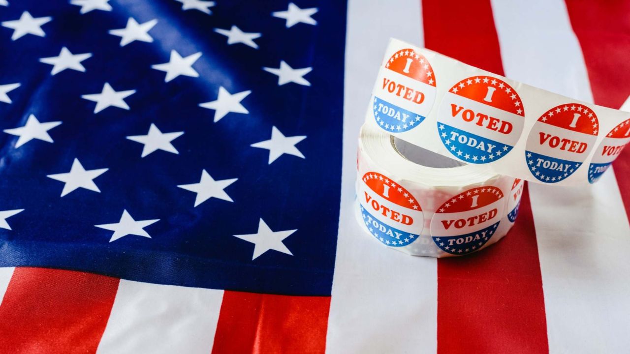 ¿Quiénes son los donantes multimillonarios que financian las campañas electorales en EEUU?