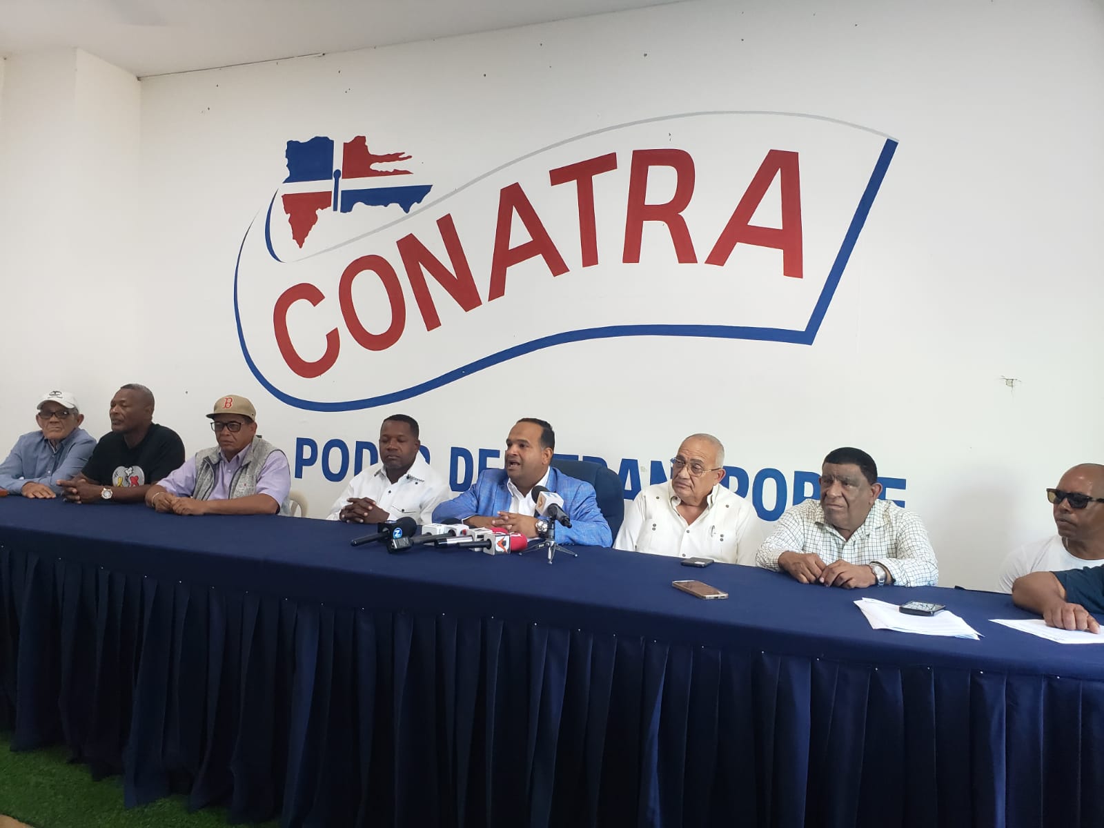 CONATRA denuncia atropellos e invasión de rutas por Fenatrano; pide intervención autoridades