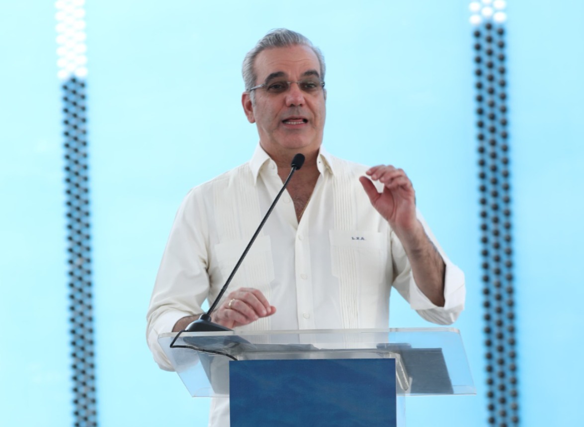 Abinader reitera disposición al diálogo sobre reforma fiscal, mientra Leonel pide se retire el proyecto