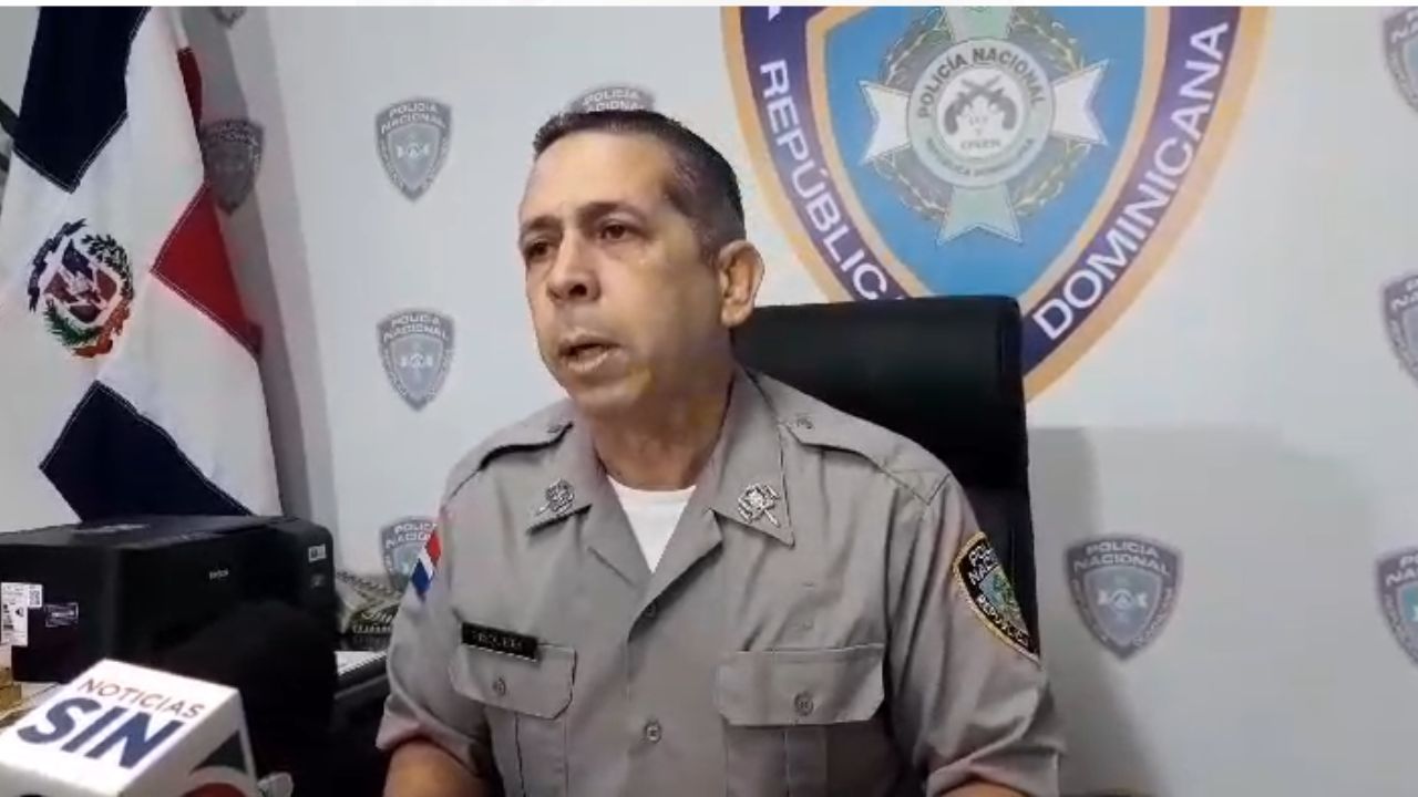 PN busca a cuatro hombres acusados de asesinar a machetazos a un hombre en Los Mina