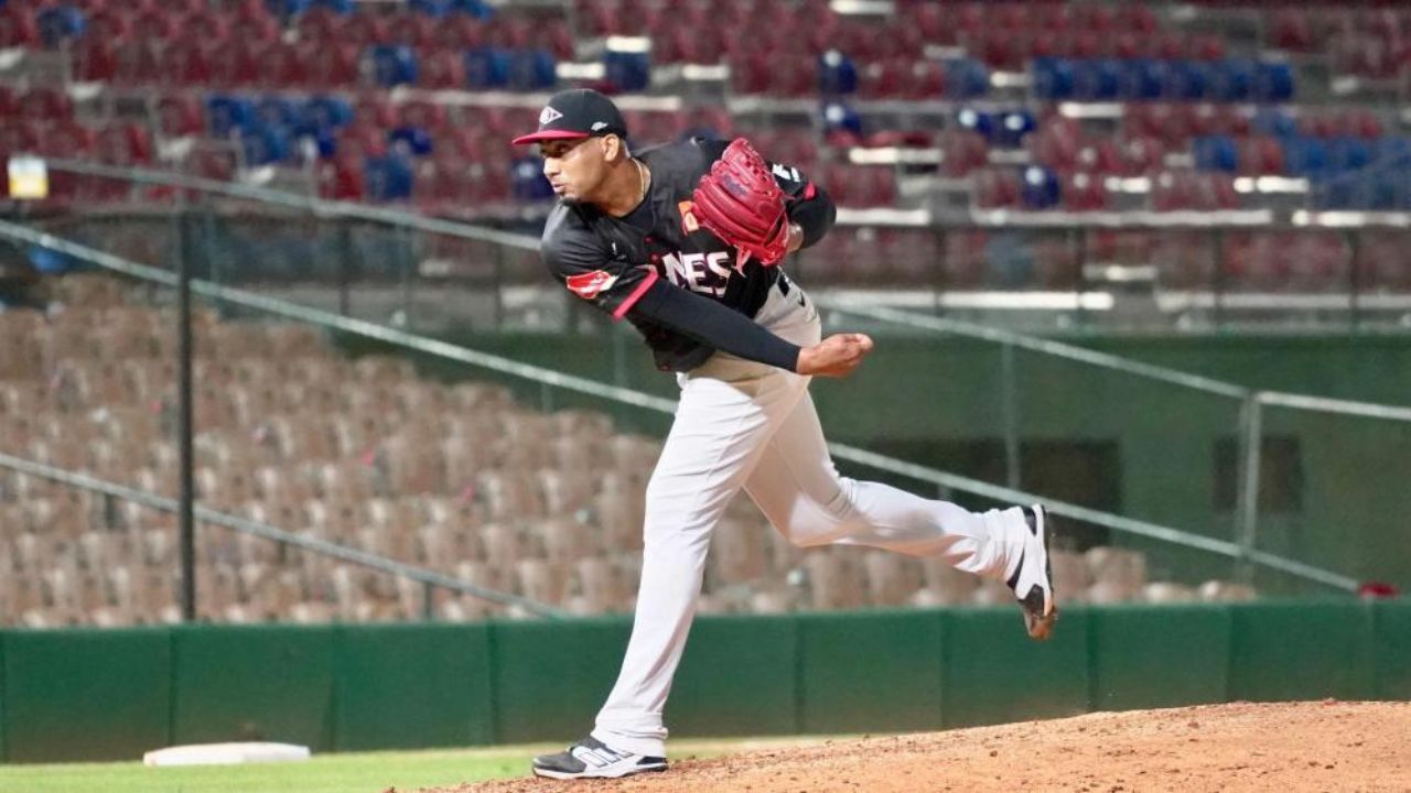 Toros adquieren a Michael Ynoa por Diógenes Almengó