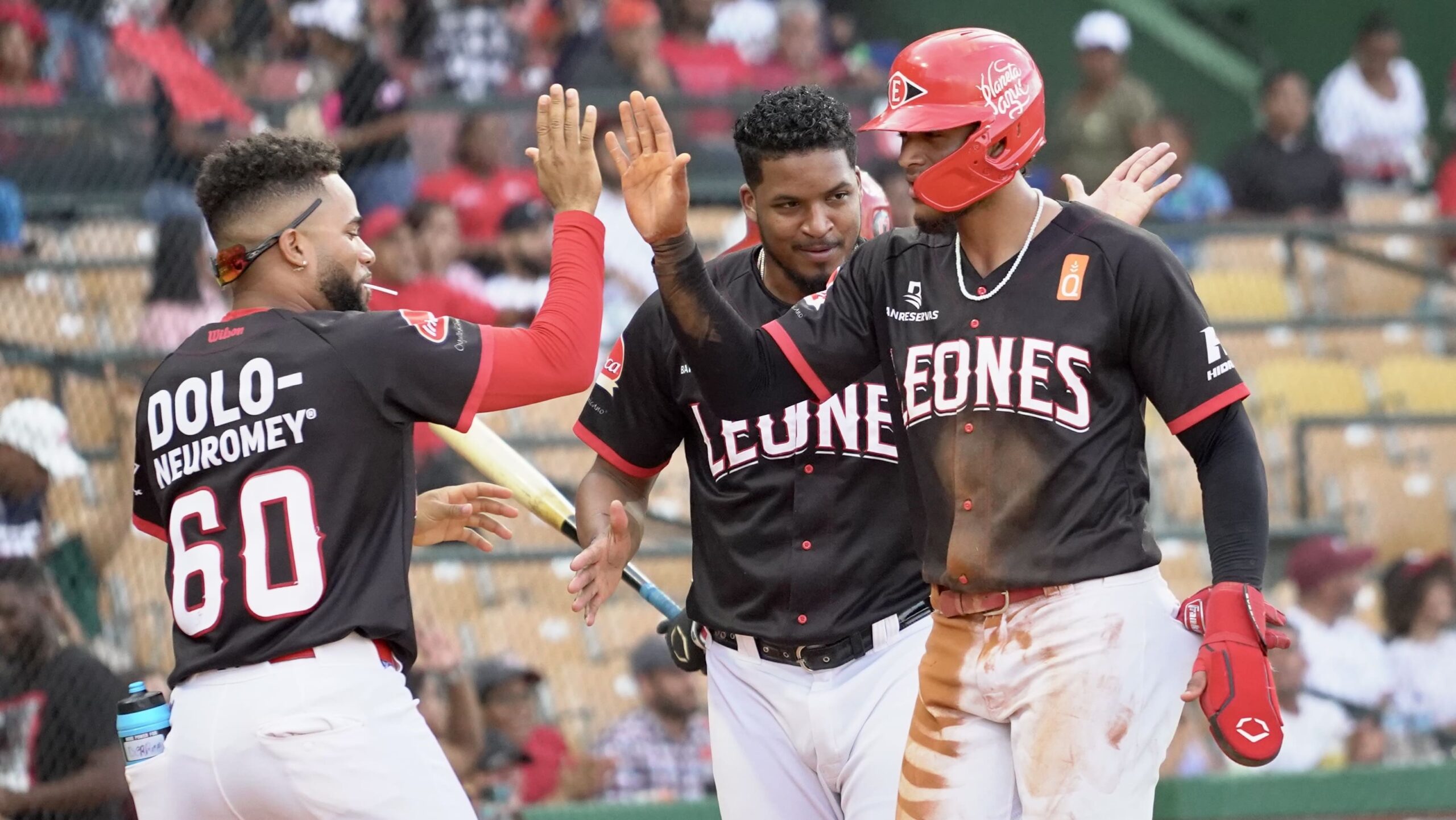 <strong>A palos, Leones superan 11-8 a los Toros</strong>