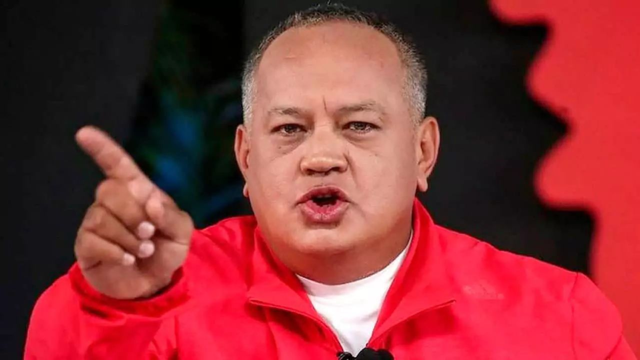 Cabello dice no hay posibilidad de que González Urrutia vaya a Venezuela a "juramentarse"