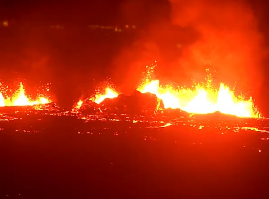 Cómo ver en tiempo real la fascinante erupción de un volcán en Islandia