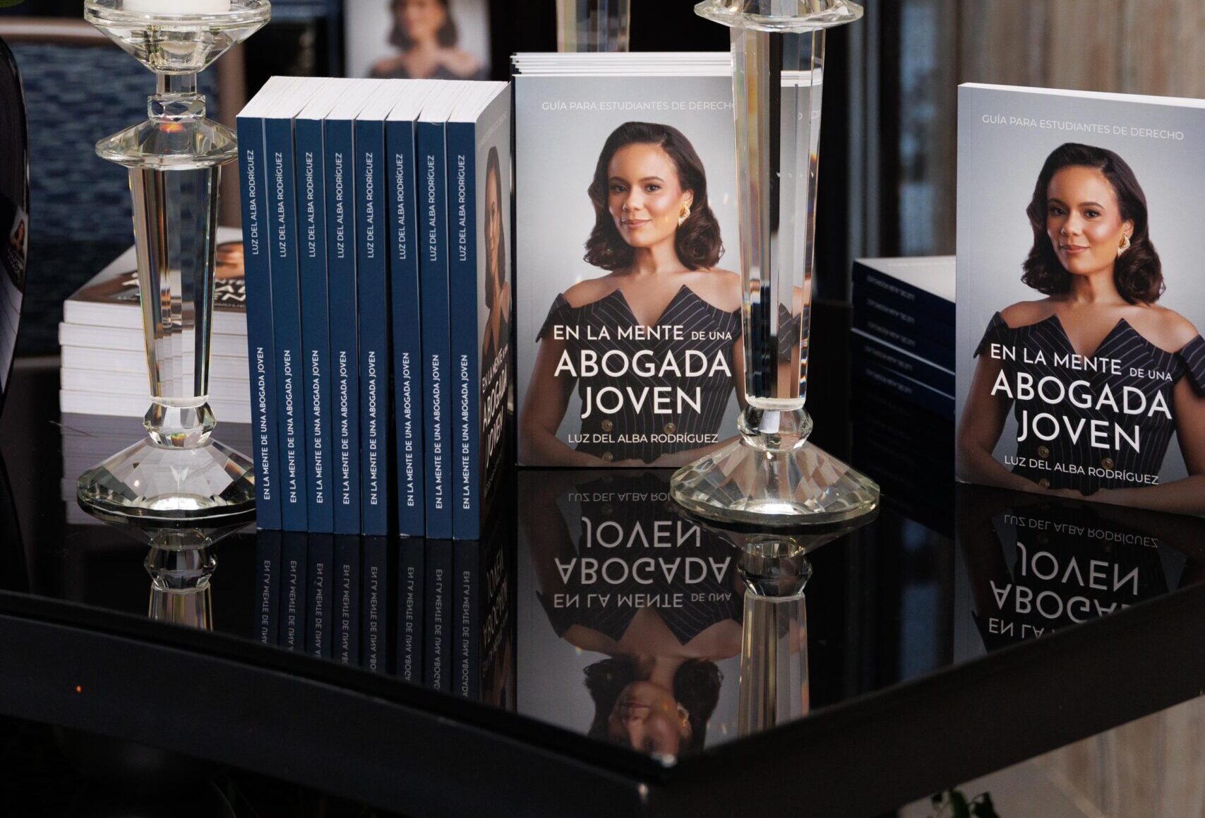 Luz del Alba Rodríguez presenta su libro En la mente de una abogada joven