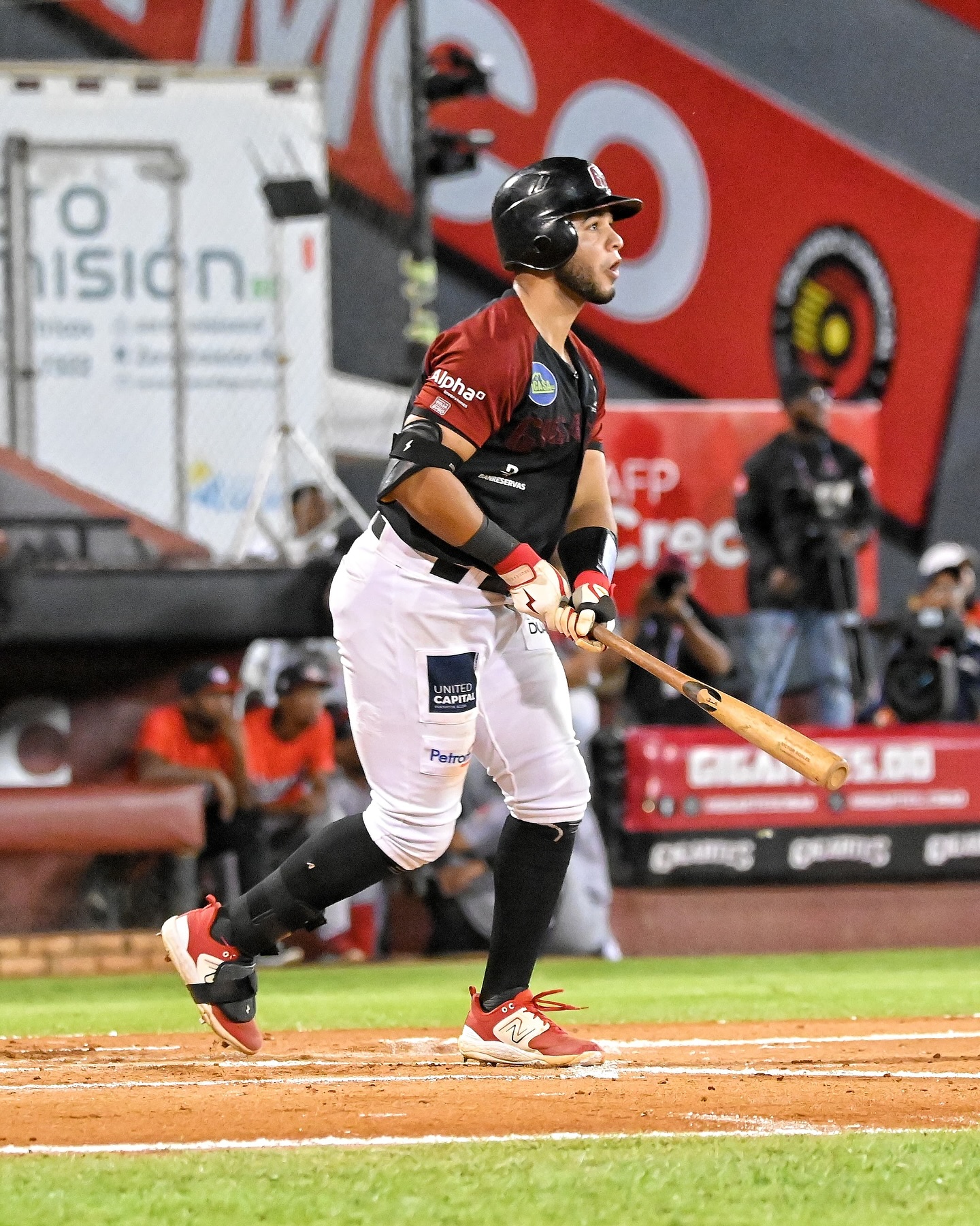 Díaz , Franco y Peguero conectaron sendos cuadrangulares en aplastante victoria 13-1 sobre Leones