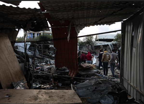 Al menos siete muertos en ataque con drones israelíes en zona humanitaria en sur de Gaza