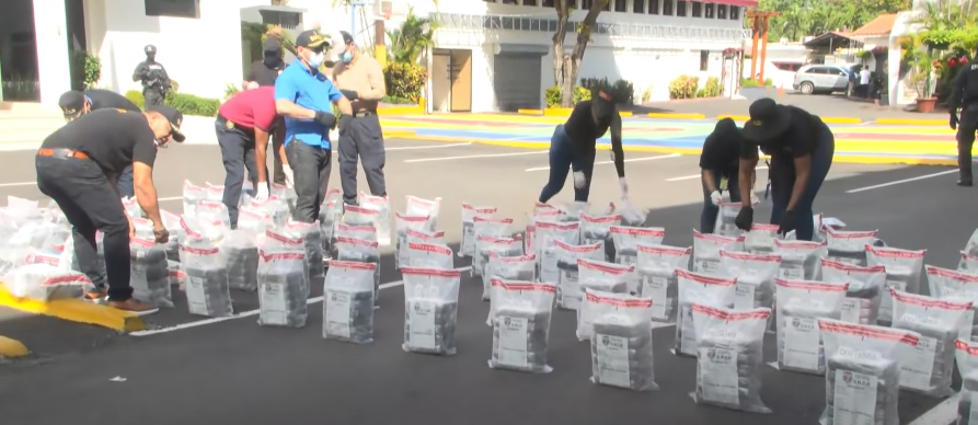 Detienen a 10 personas en el Puerto Caucedo por decomiso histórico de 9,588 paquetes de drogas