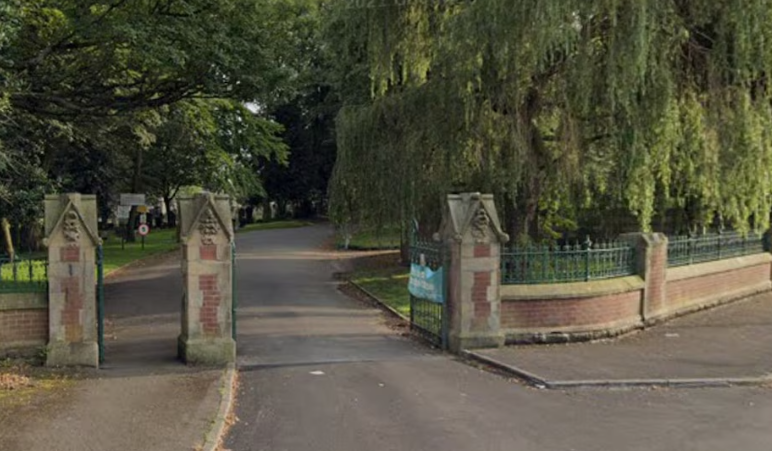 Descubren fosas comunes con restos de cientos de bebés y niños en cementerio británico