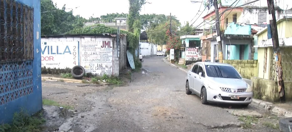 Exigen arreglo de calles en sector de Simonico, SDE
