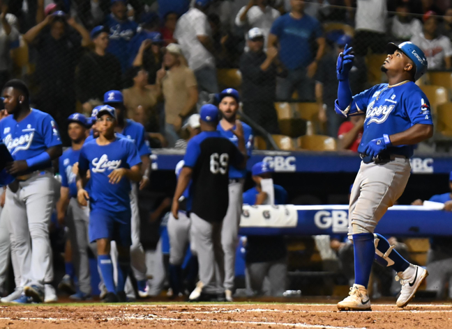 Jonrones de Leyba y Fitzgerald guían Licey sobre Escogido