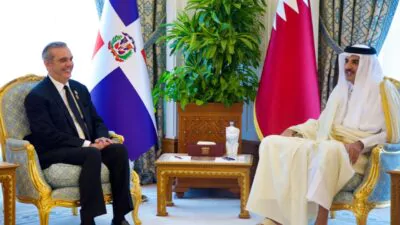 Presidente Abinader se reúne con Emir de Qatar; trataron temas de «interés» para ambas naciones