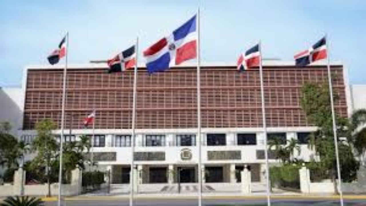 Legisladores sugieren sea aprobado el Código Penal enviado por Abinader