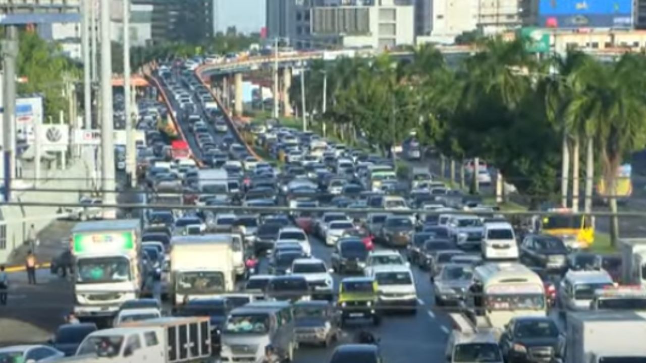 Taponamientos de este lunes dejo pérdidas a choferes y conductores
