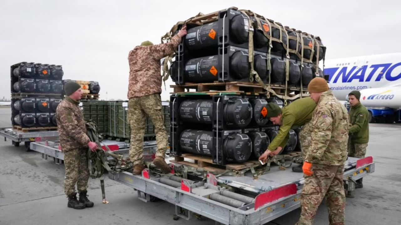 Estados Unidos anuncia casi mil millones de dólares en ayuda militar para Ucrania
