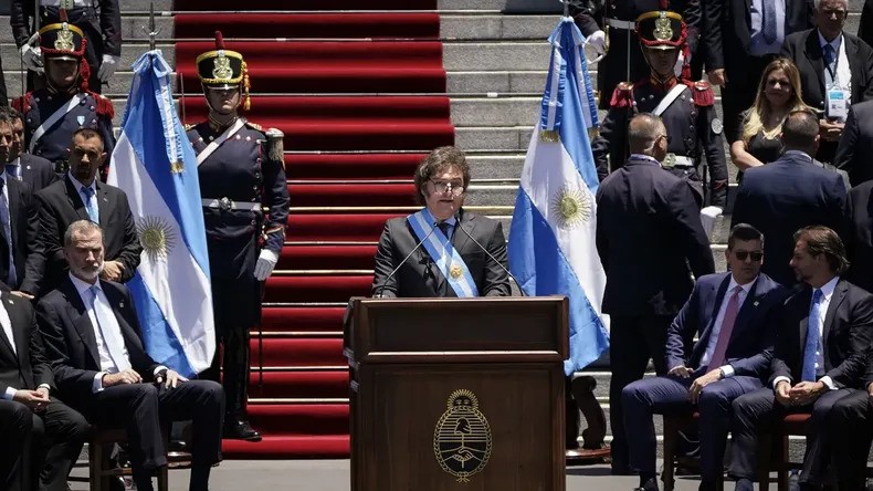 A un año de su asunción, Milei posiciona a Argentina como un referente de la ultraderecha