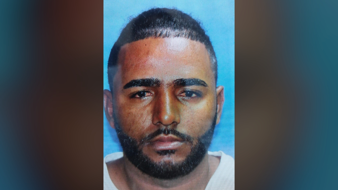 Masajista acusado de abuso sexual en Jarabacoa continúa prófugo