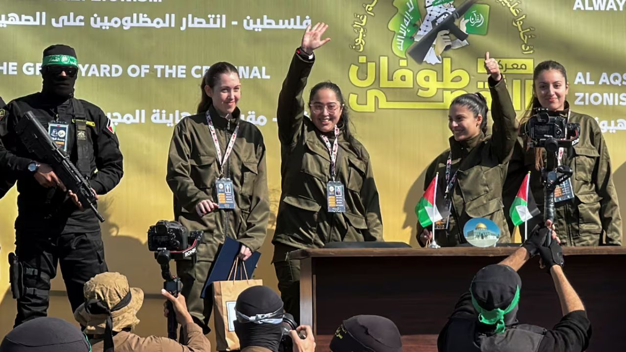 Hamás libera a cuatro mujeres israelíes en la tregua, mientras Israel acuerda liberación de palestinos