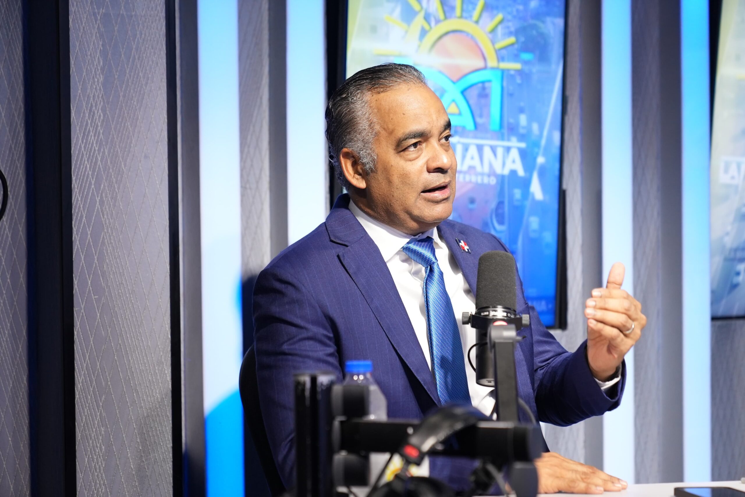 Ministro Santos dice inversión en reasentamiento en Cotuí podría alcanzar RD$20 mil millones