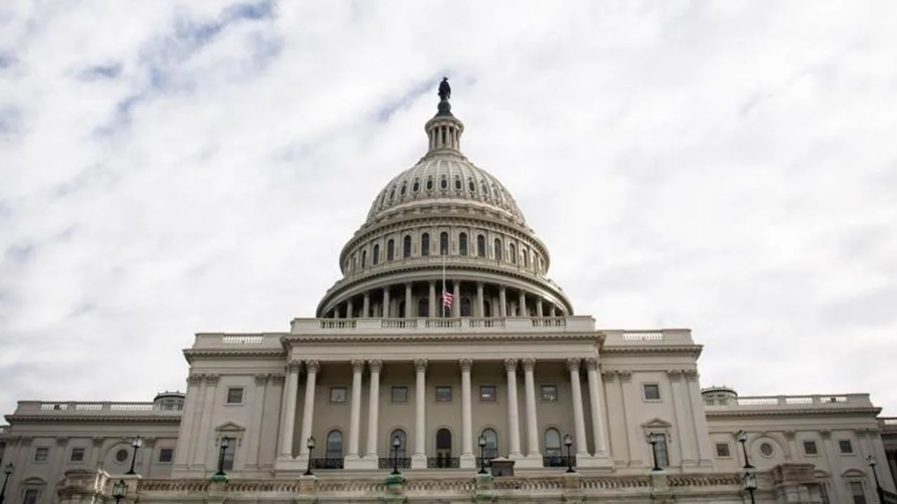 Detienen hombre que intentó entrar al Capitolio de EEUU con un machete y tres cuchillos