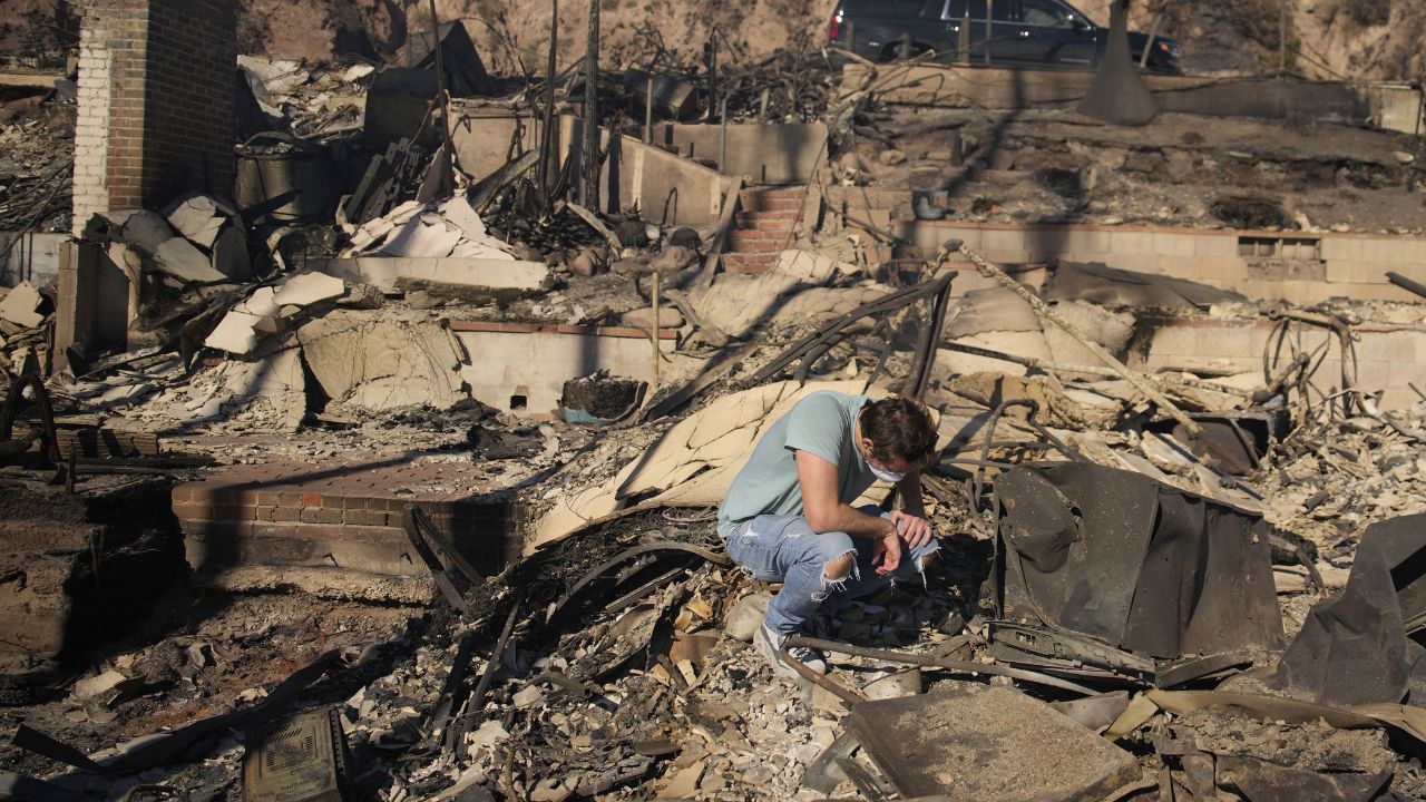 Más de 11 mil residentes regresan a sus hogares tras los incendios de Los Ángeles
