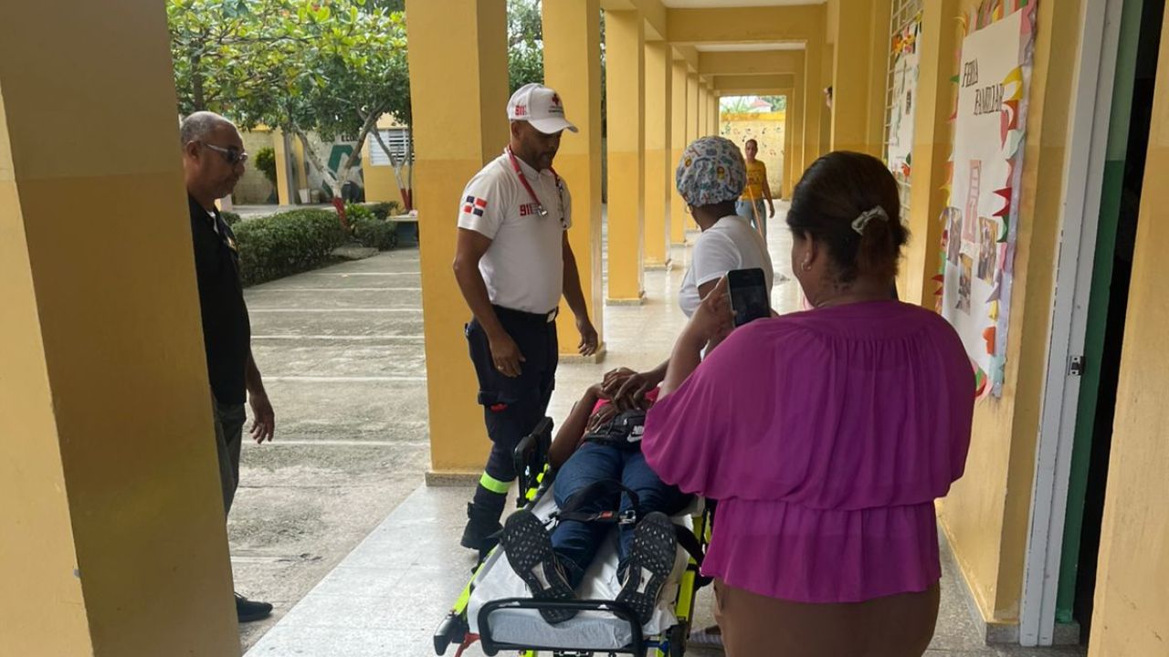 Reportan intoxicación de estudiantes por aplicación de pesticidas en liceo Hernán José Sánchez SFM