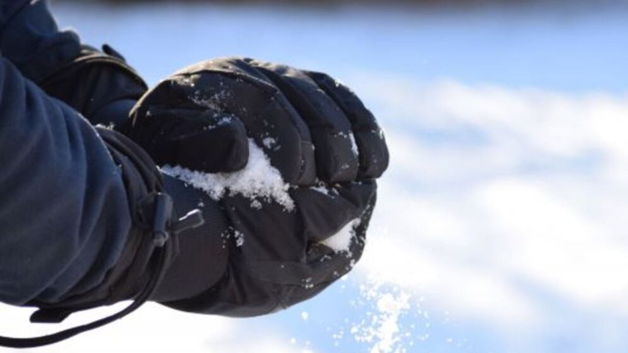 Niño de 12 años recibe disparo tras lanzar una bola de nieve a un automóvil